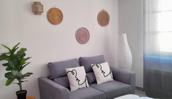 Logement tudiant Location Studio Vide Toulon (83200)