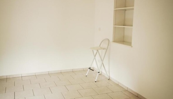 Logement tudiant Location Studio Vide Troyes (10000)