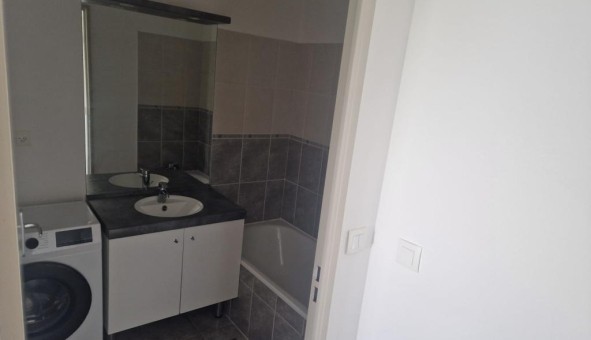 Logement tudiant Studio à Vnissieux (69200)