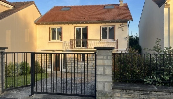 Logement tudiant Studio à Verrires le Buisson (91370)