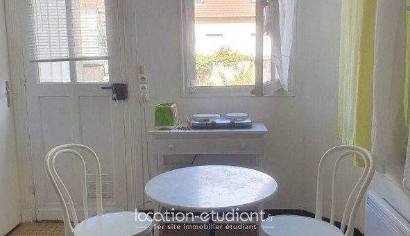 Logement tudiant Location Studio Meublé Versailles (78000)