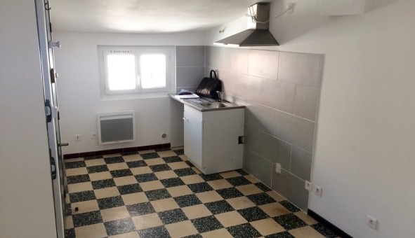 Logement tudiant Location Studio Vide Villeneuve ls Avignon (30400)