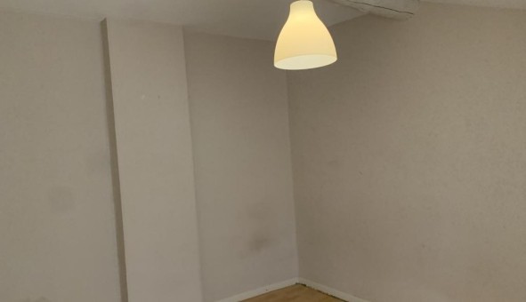 Logement tudiant T1 à Plissanne (13330)