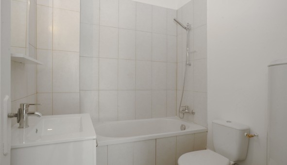 Logement tudiant Location T2 Vide Avignon (84000)