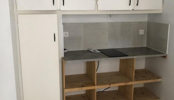 Logement tudiant Location T2 Vide Bages (11100)