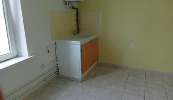 Logement tudiant Location T2 Vide Les Ayvelles (08000)