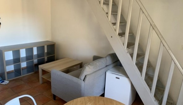 Logement tudiant T2 à Orange (84100)