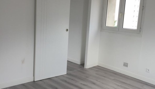 Logement tudiant T2 à Sedan (08200)