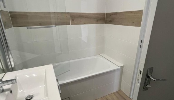 Logement tudiant T3 à Andrzieux Bouthon (42160)