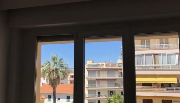 Logement tudiant T3 à Antibes (06160)