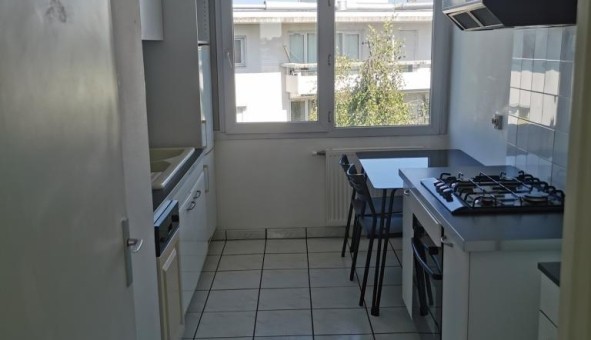 Logement tudiant T3 à Champs sur Marne (77420)