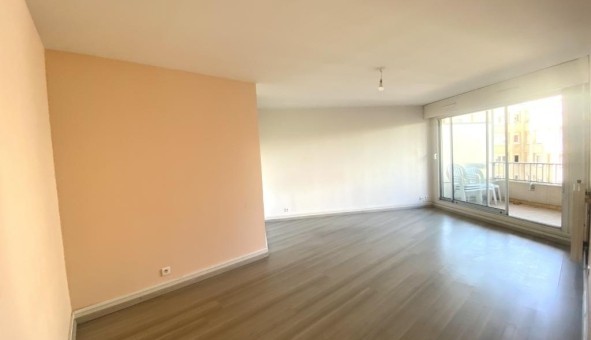 Logement tudiant T3 à Courbevoie (92400)