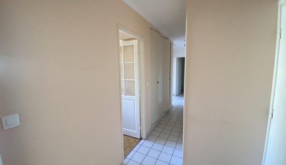 Logement tudiant T3 à Courbevoie (92400)