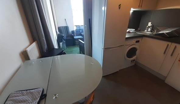 Logement tudiant Location T3 Vide Courbevoie (92400)