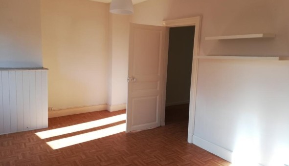 Logement tudiant T3 à Dorat (63300)