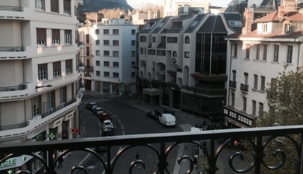 Logement tudiant T3 à Grenoble (38000)