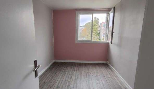 Logement tudiant T3 à Le Plessis Robinson (92350)