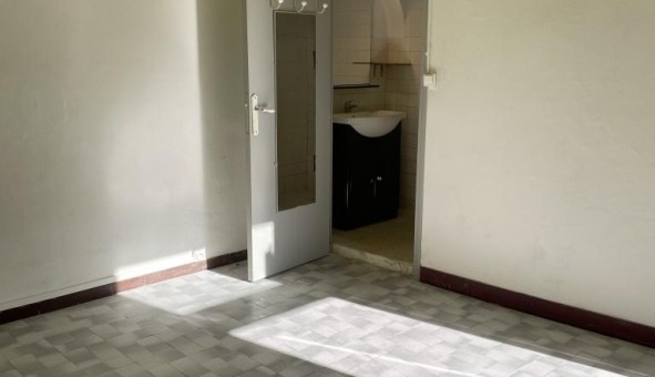 Logement tudiant T3 à Orange (84100)