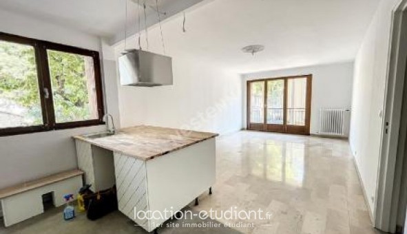 Logement tudiant T3 à Toulon (83200)