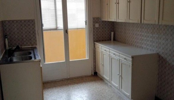 Logement tudiant T3 à Toulon (83200)