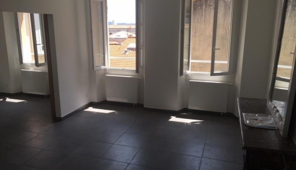 Logement tudiant T3 à Toulon (83200)