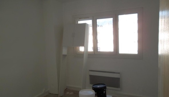 Logement tudiant T3 à Toulon (83200)