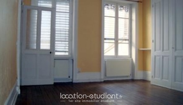 Logement tudiant T3 à Villefranche sur Sane (69400)