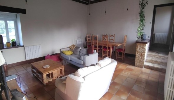 Logement tudiant Location T4 Vide Belvs (24170)