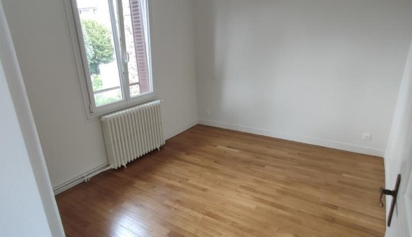 Logement tudiant T4 à Saint Cyr l'cole (78210)