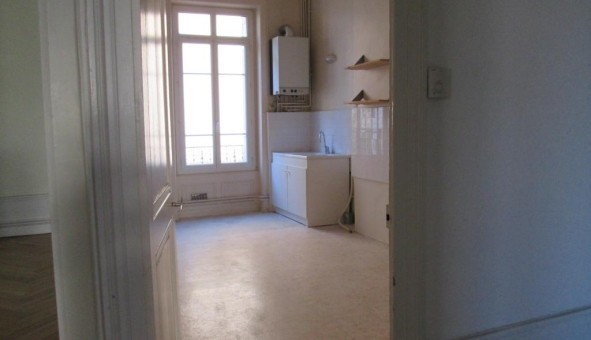 Logement tudiant T4 à Sedan (08200)