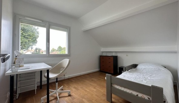 Logement tudiant T5 à Guyancourt (78280)