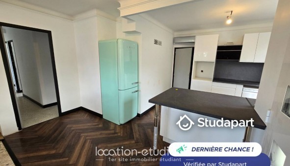 Logement tudiant T5 à Les Angles (30133)