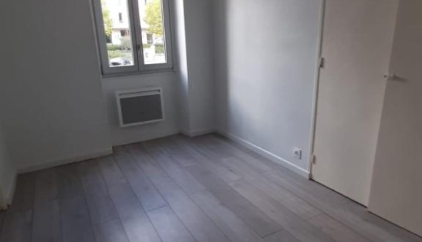 Logement tudiant Colocation à Ailhon (07200)